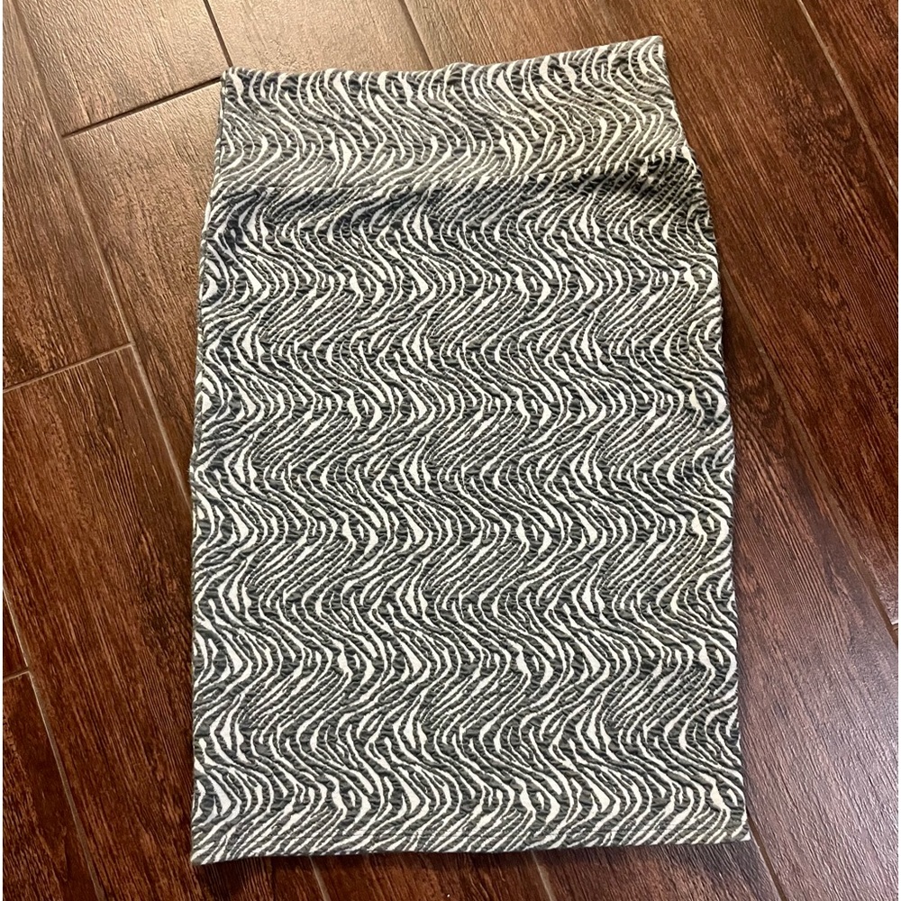 LuLaRoe Pull on Pencil Skirt Size Small Gray